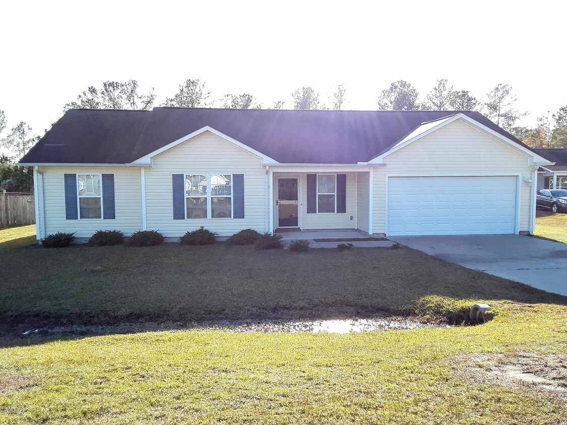 184 Ashbury Park Ln, Richlands, NC 28574 House Rental in Richlands