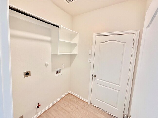 Building Photo - 22858 Ephesus Ave