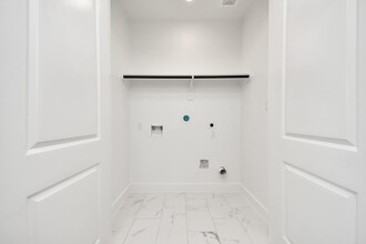 Building Photo - 4324 Avron Dr