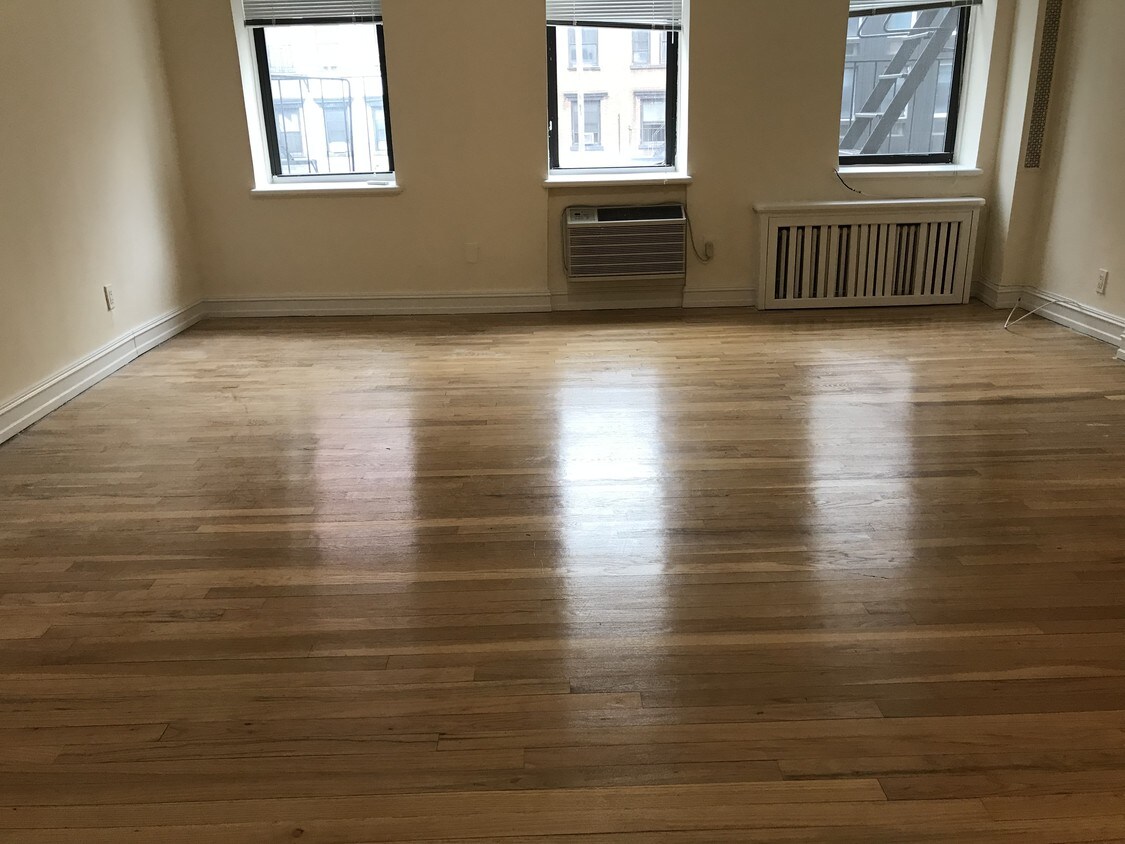 Primary Photo - 74 3rd Ave