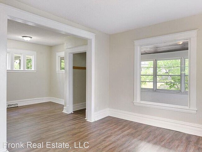 Foto del edificio - 5 br, 1 bath House - 3339 Fremont Ave N
