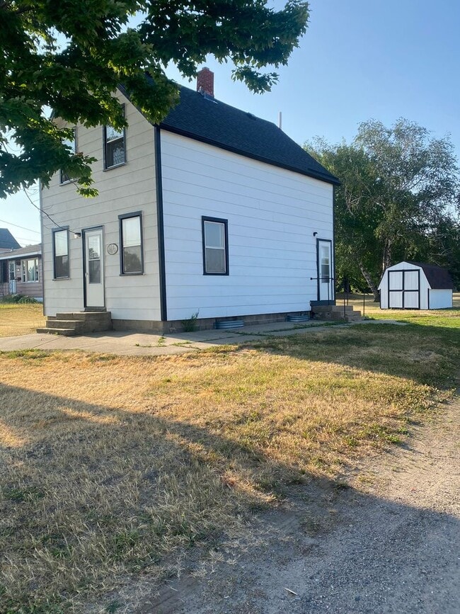 Building Photo - Single Family Home Available for Rent!