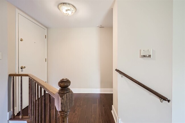 Building Photo - 1624 Salisbury Ct