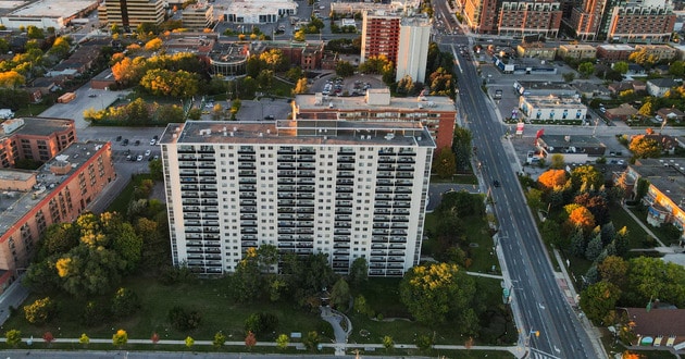 Building Photo - 3000 Dufferin St
