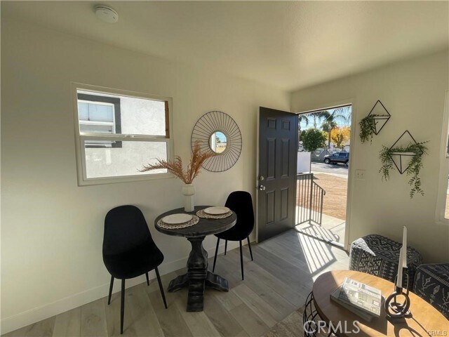 Foto del edificio - 10098 Campbell Ave