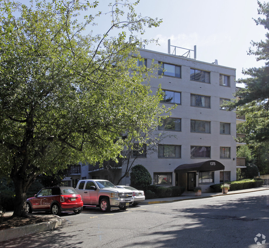 Building Photo - Caribbean House