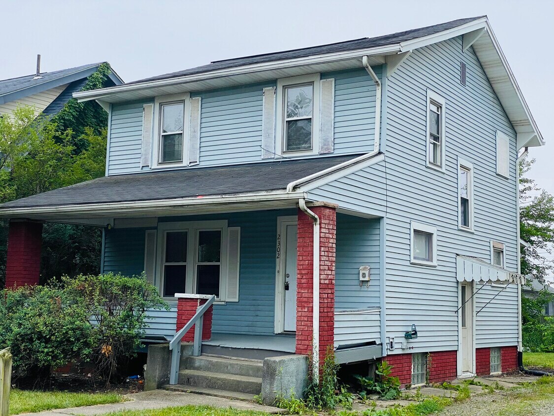Foto principal - 2302 10th St NW
