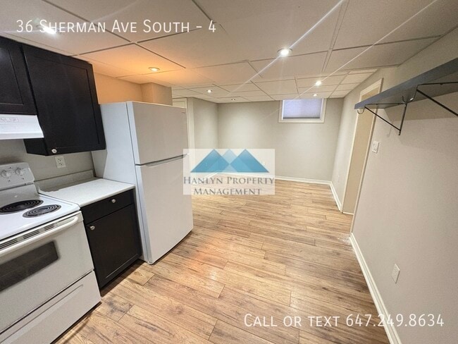 Photo du bâtiment - Spacious 2 Bedroom in Lower Level