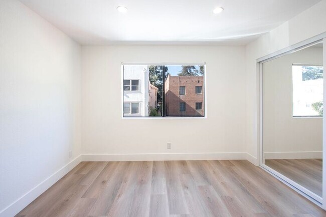 Foto del edificio - 2123 Rodney Dr