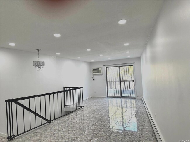 Foto del edificio - 48-10 Skillman Ave