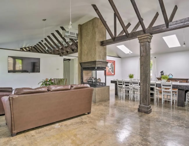 Photo - 1519 Dry Valley Rd House