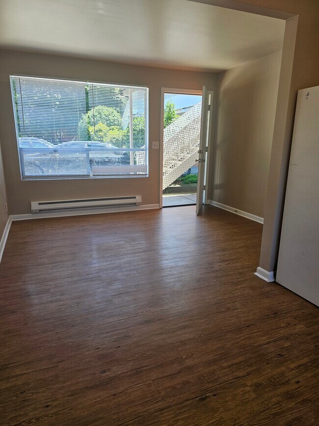 Building Photo - 4255 Gilman Ave W