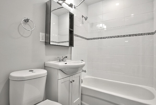 Building Photo - Luray Apartments