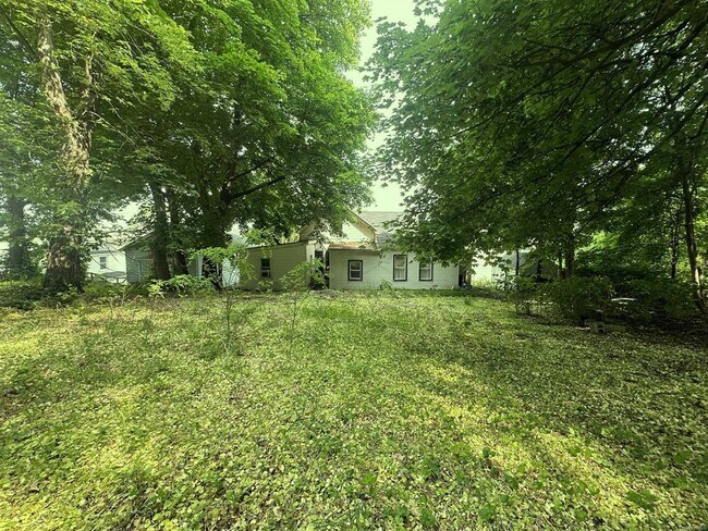 Building Photo - 26 Du Bois Ave