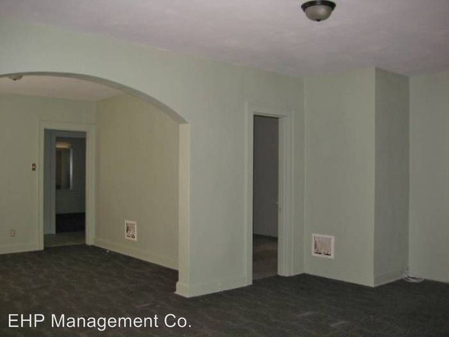 Building Photo - 924 Bates St