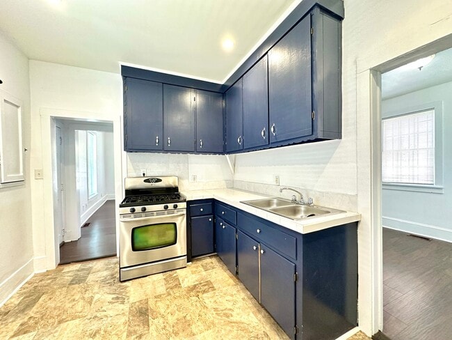 Building Photo - 2 Bedroom, 1.5 Bath House in East Central Neighborhood on the Charleston Peninsula!