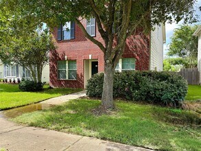 Building Photo - 1613 Palcio Real Dr