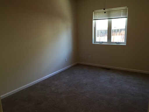 Building Photo - 928 Kimbal Dr