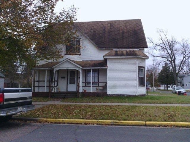 Building Photo - 220 12th Ave W
