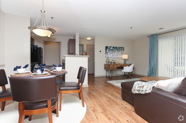 Interior Photo - 83 Reserve