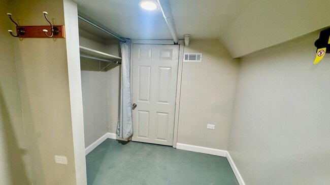 Photo - 1254 N Bosworth Ave Apartment