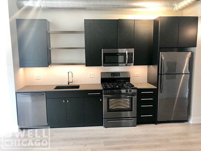 Foto del edificio - 945 W Belmont Ave