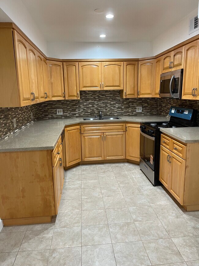 Foto del edificio - 12244 Magnolia Blvd