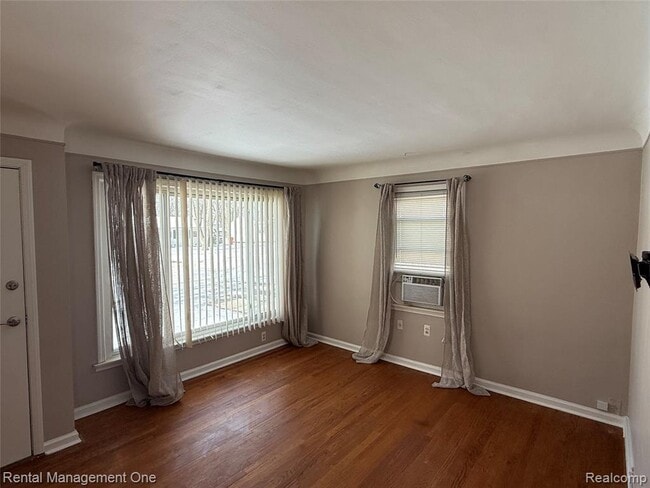 Building Photo - 12050 Cavell St