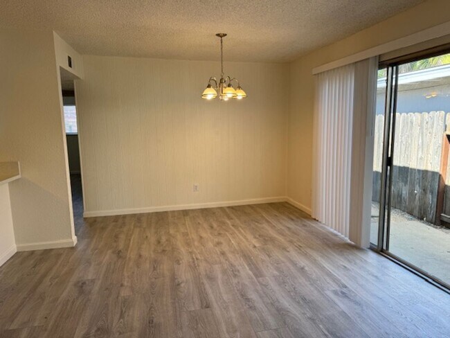 Building Photo - 3325-3327 Jayanne Way