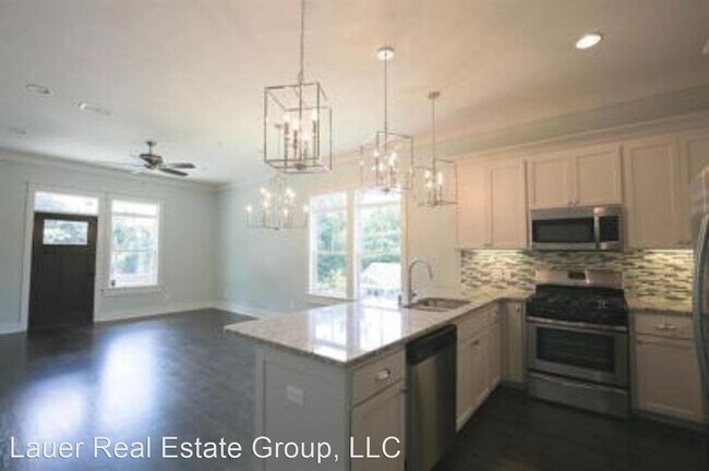 Building Photo - 3 br, 3 bath House - 224 W. 5th Ave #1