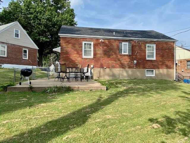 Building Photo - 9054 McNulty Dr