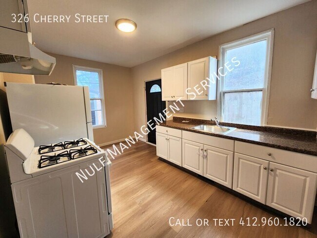 Foto del edificio - 326 Cherry St