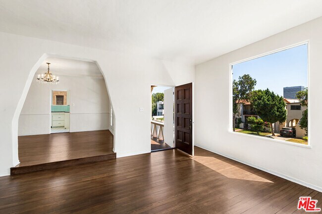 Foto del edificio - 8221 4th St