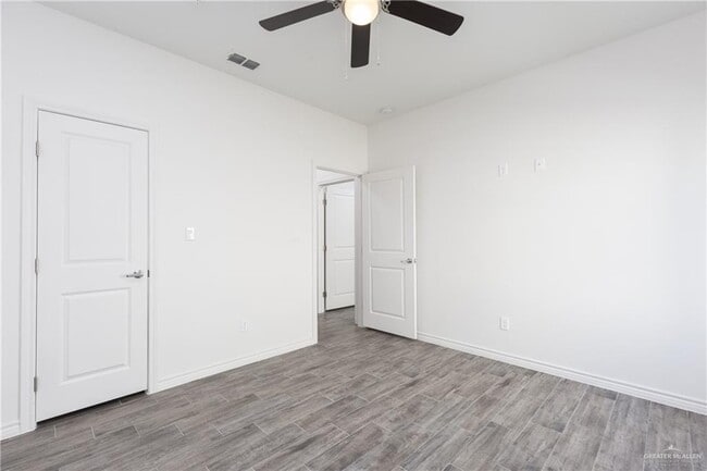 Building Photo - 7 N 15th Pl