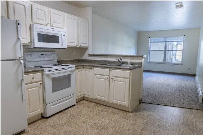 Foto del edificio - Falcon Manor Senior Housing