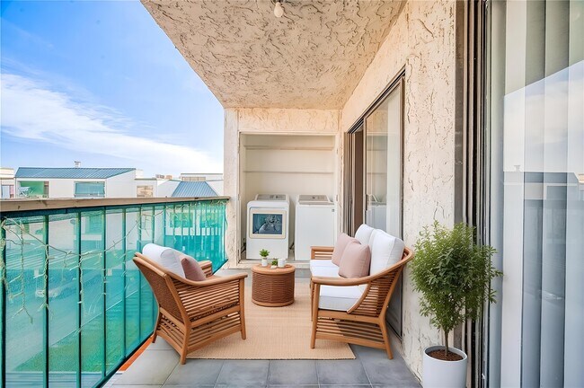 Foto del edificio - 2818 S Bartell Dr