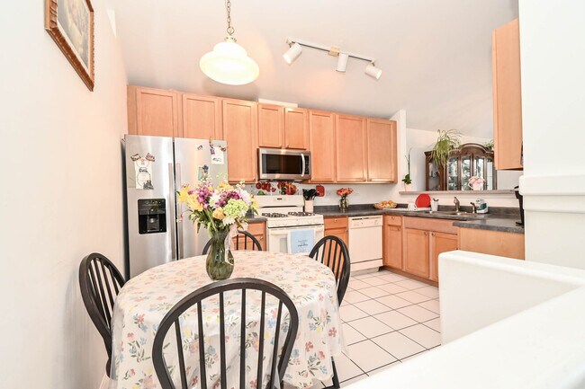 Foto del edificio - 714 S Rosehall Ln