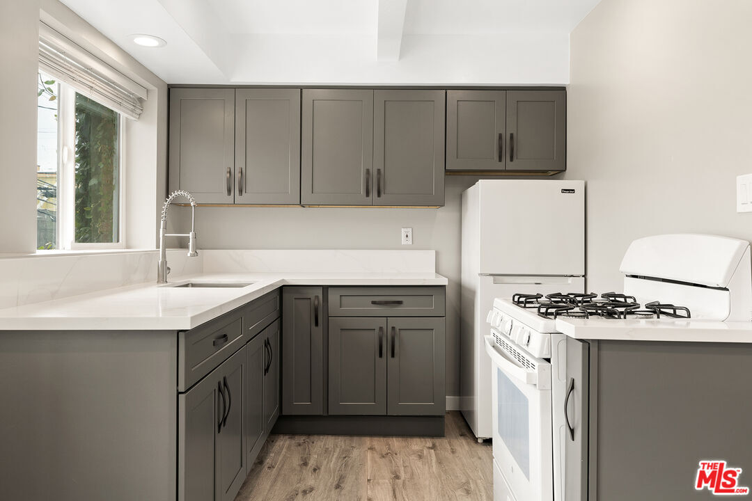 Foto del edificio - 6768 Lexington Ave