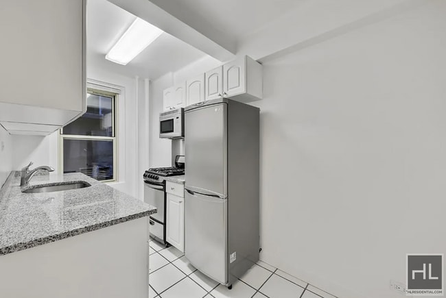 Building Photo - EAST 10 STREET