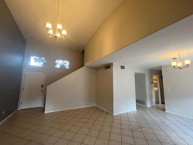 Foto del edificio - 3 bedroom 2.5 bath townhome for rent