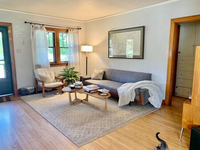 Foto del edificio - Charming 3 Bed, 2 Bath Craftsman in Missoula’s Coveted University Area