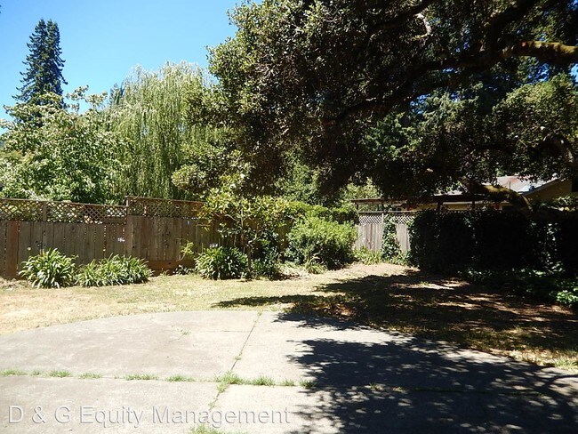 Building Photo - 20220 Alder Rd