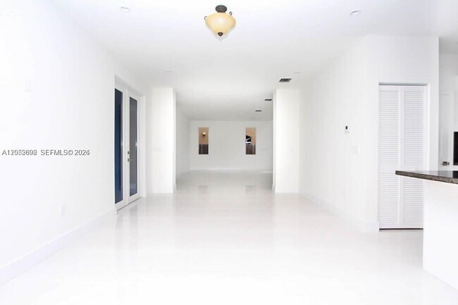Building Photo - 15639 SW 11th Terrace