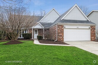 Building Photo - 1940 Carriage Hill Rd