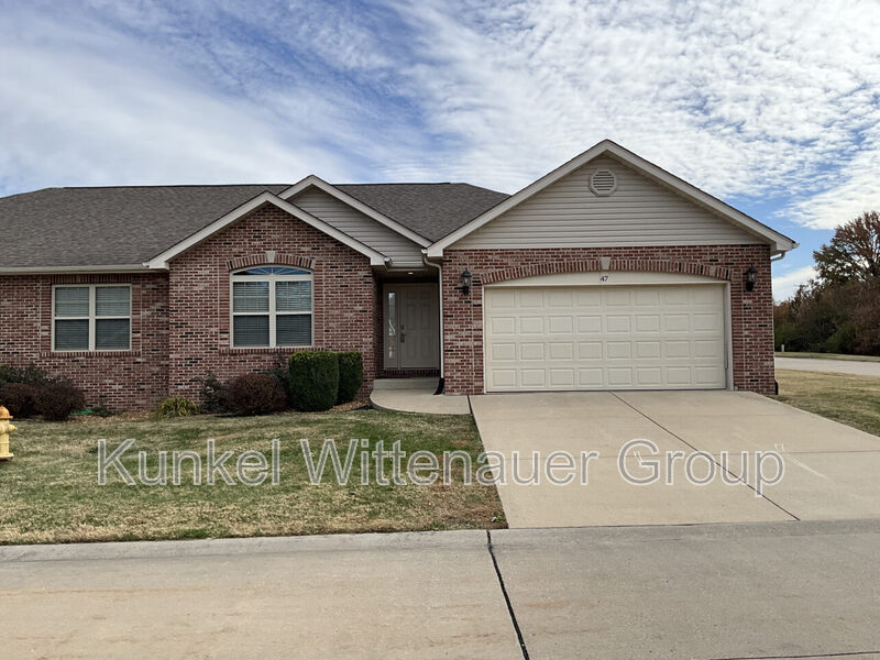 Primary Photo - 47 Oak Pointe Cir