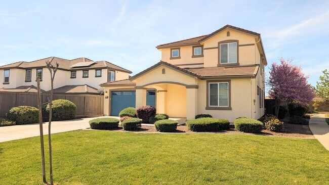 Foto del edificio - BEAUTIFUL SINGLE-FAMILY HOME IN BLACKSTONE IN EDH!