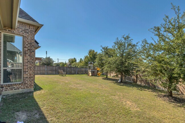 Foto del edificio - 5811 Lightfoot Ln