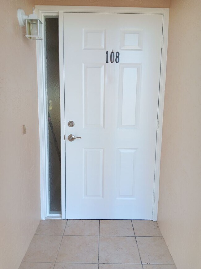 Building Photo - 1360 Rio De Janeiro Ave