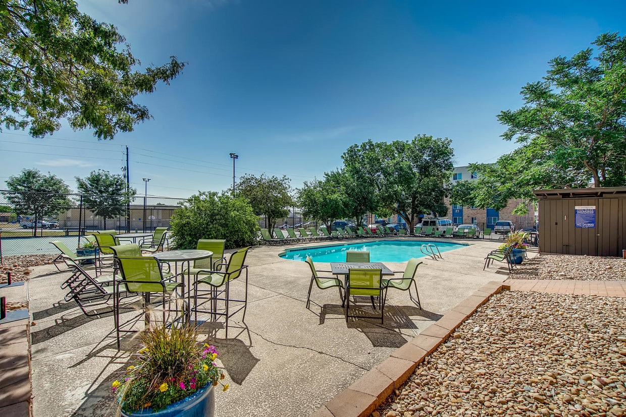 Estrella Apartments in Denver, CO