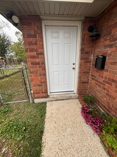 Building Photo - 224 Duke Dr